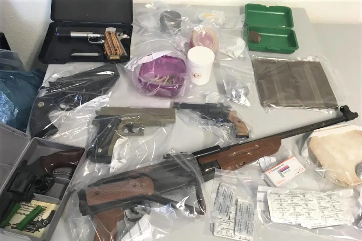 Greifswald – Mehrere Waffen bei Durchsuchungen sichergestellt