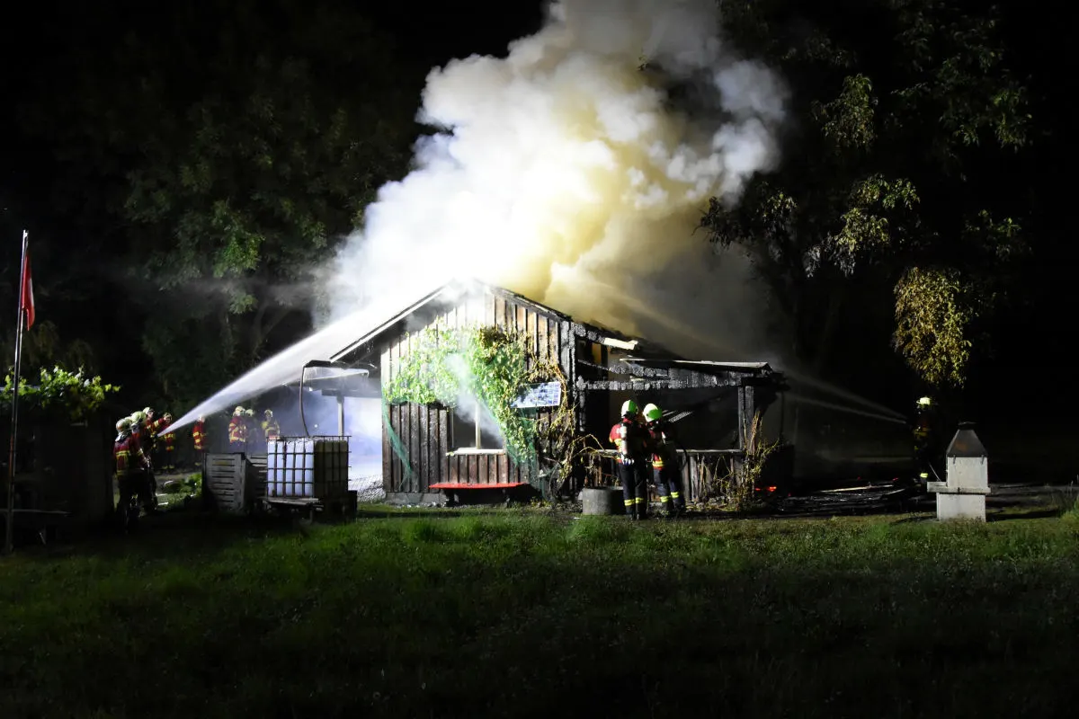 Montlingen SG - Brand zerstört Holzschopf