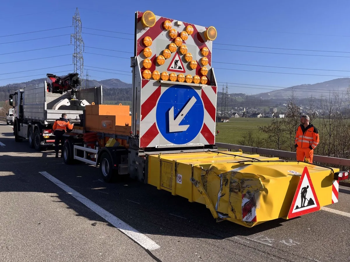 A15 Schmerikon SG –  Bussen wegen Nichteinhaltung des Spurabbaus