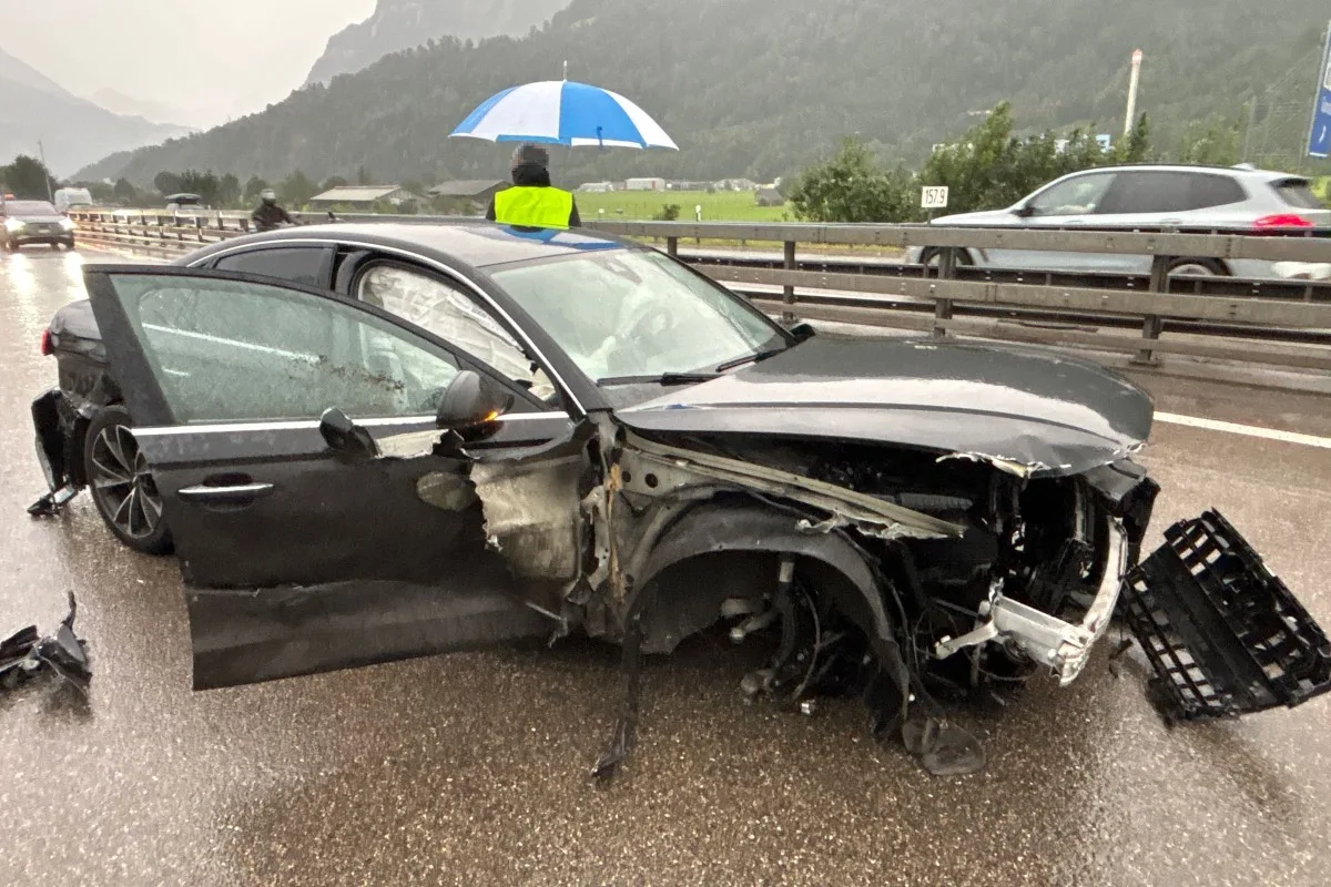 Niederurnen GL - Verkehrsunfall auf der Autobahn A3 bei Niederurnen