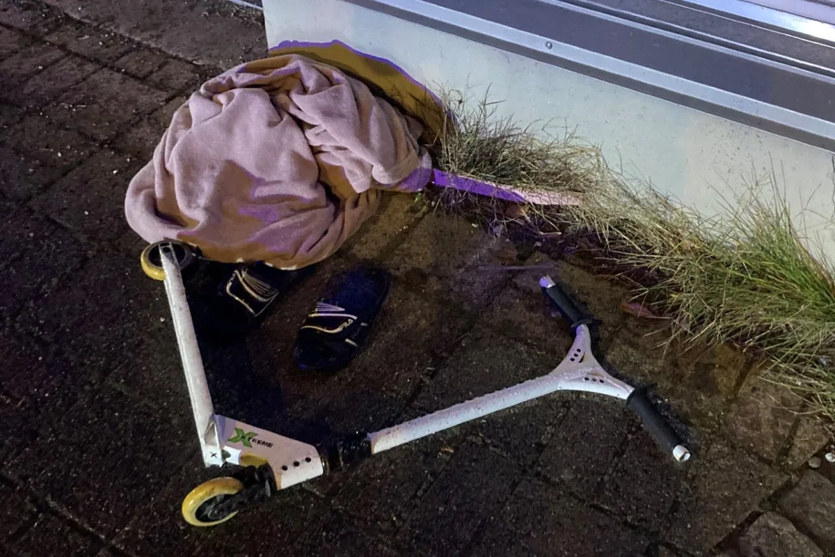 Unfall in Netstal GL - Auto erfasst Kind auf dem Fussgängerstreifen 