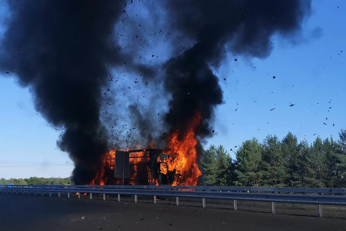 Kaiserslautern - LKW geht in Flammen auf