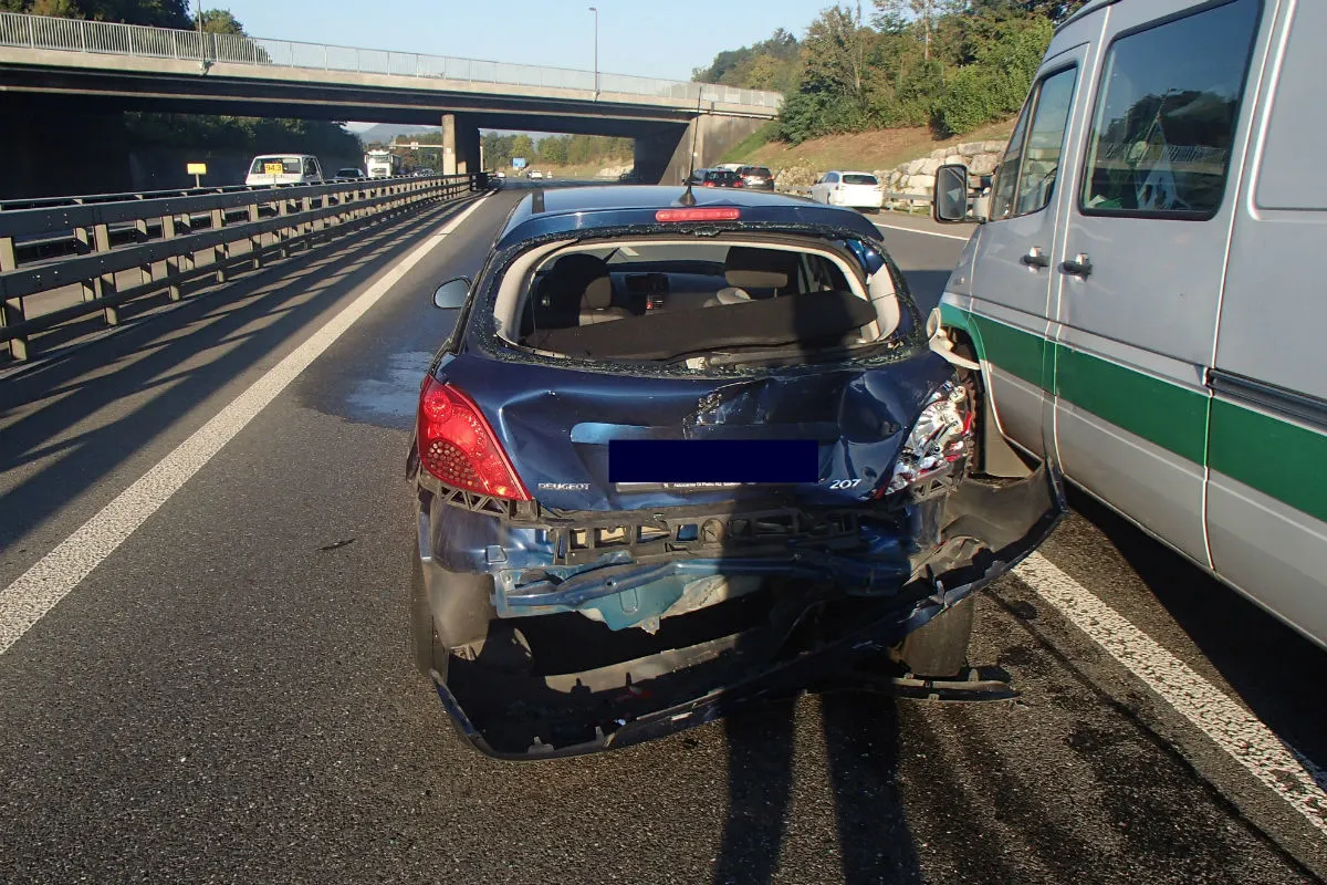 A1/Baden AG - Drei Fahrzeuge in Unfall verwickelt - Zeugenaufruf
