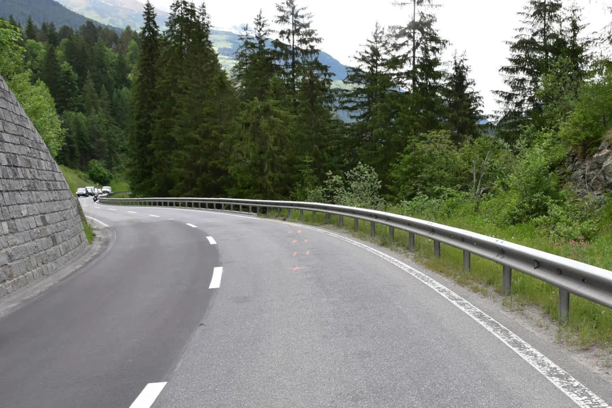 Ramosch GR - Motorradlenker bei Selbstunfall schwer verletzt