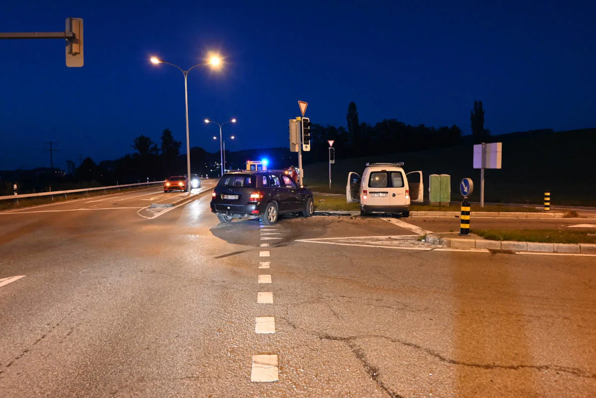 Gossau SG – Kollision zwischen Auto und Lieferwagen