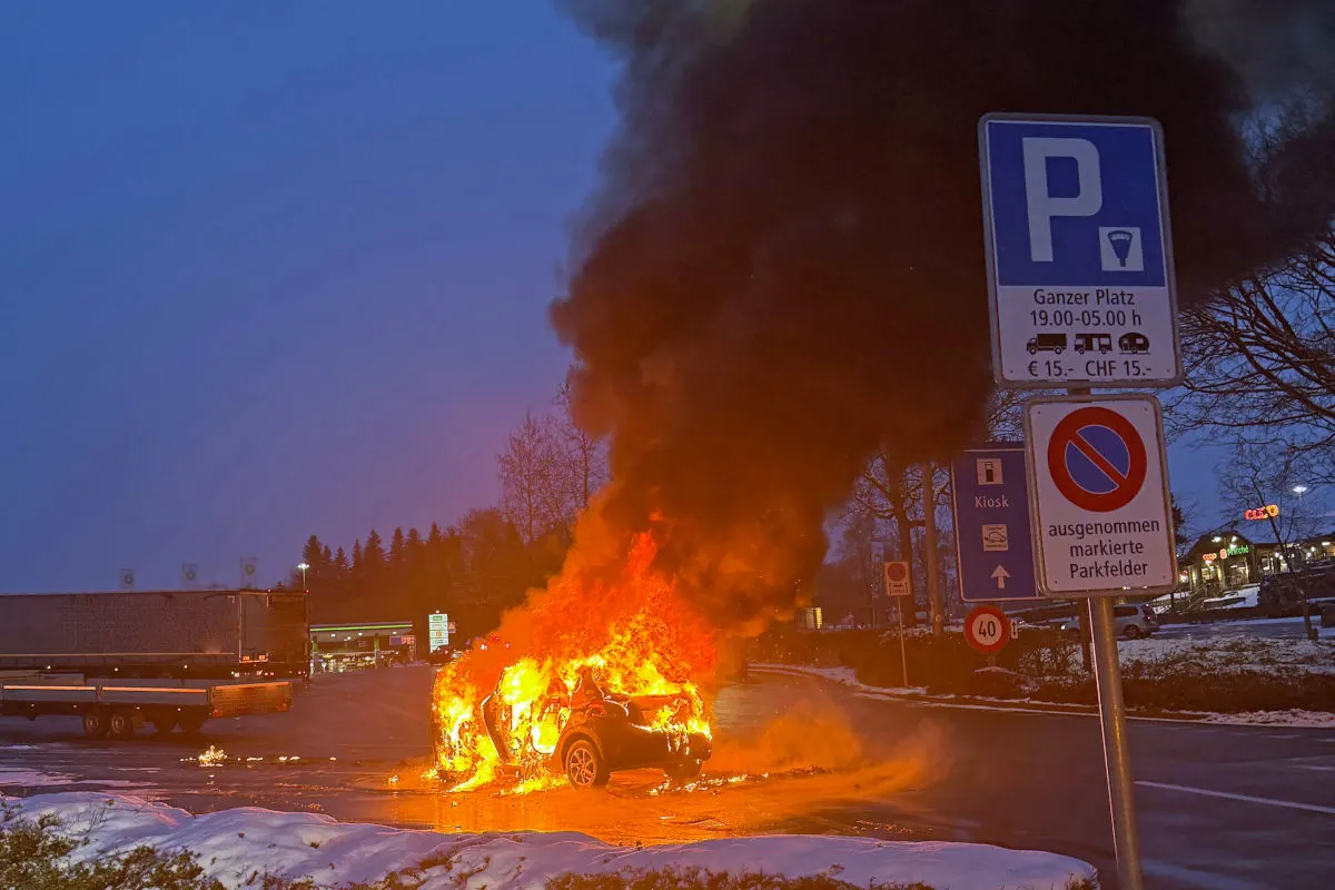 Neuenkirch LU – Auto brennt auf der A2 vollständig aus