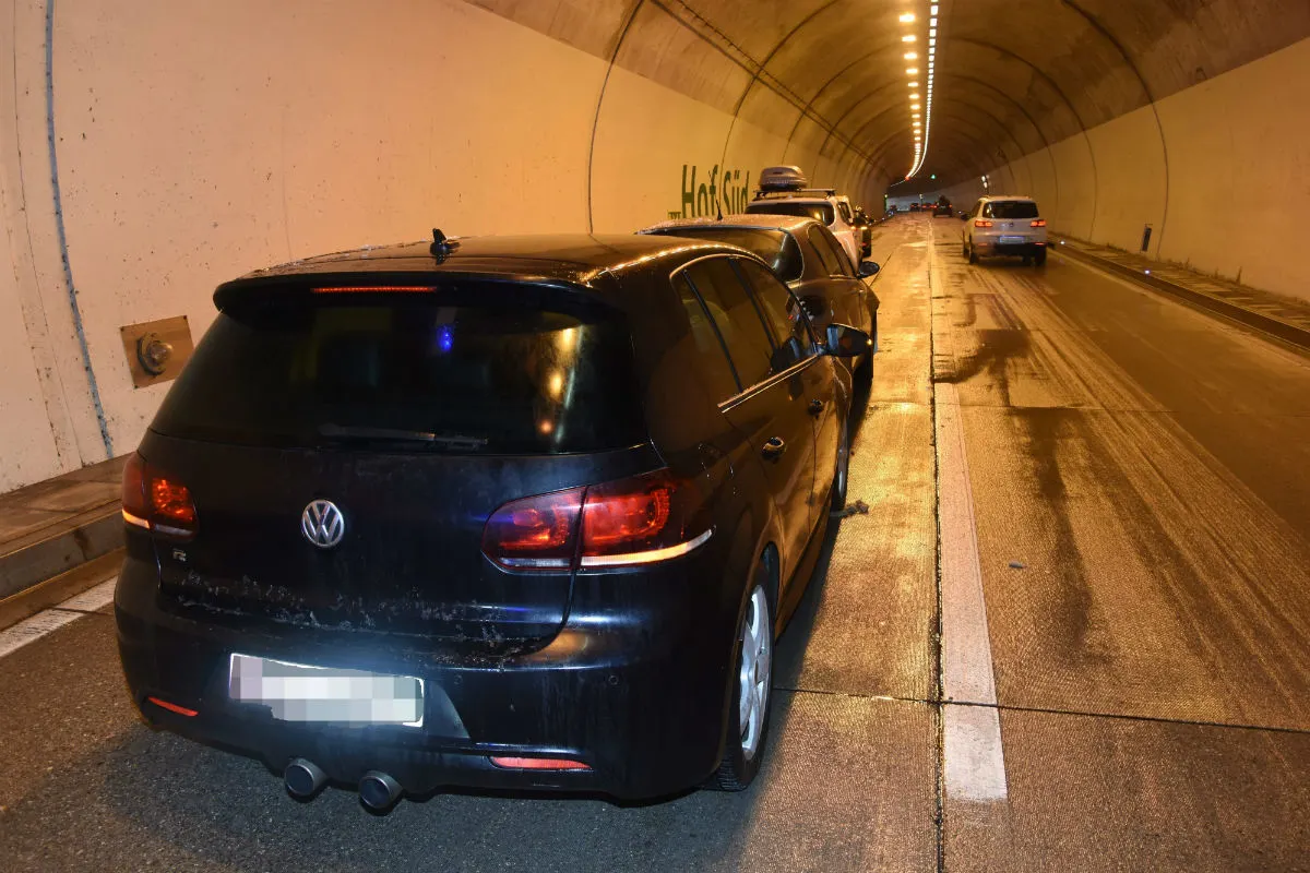 Mols/Walenstadt SG - Auffahrunfälle in Autobahntunnels