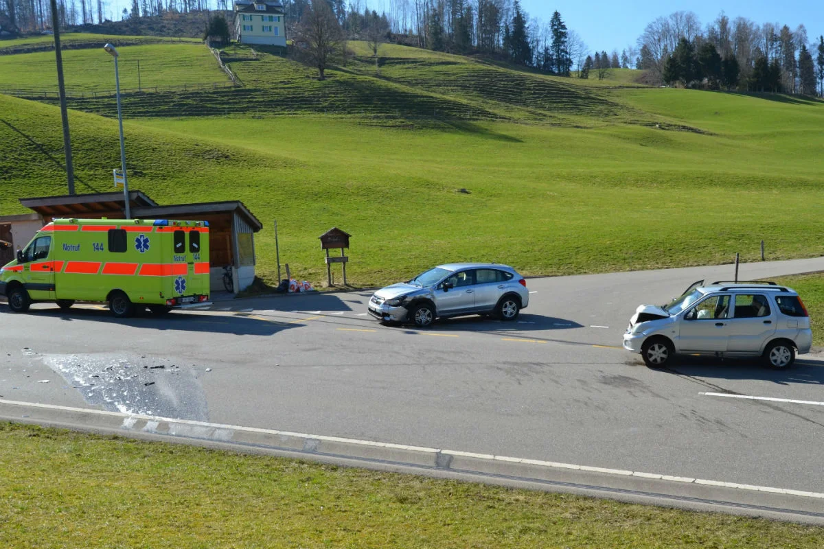 Stein AR - Beim Einbiegen mit Auto kollidiert