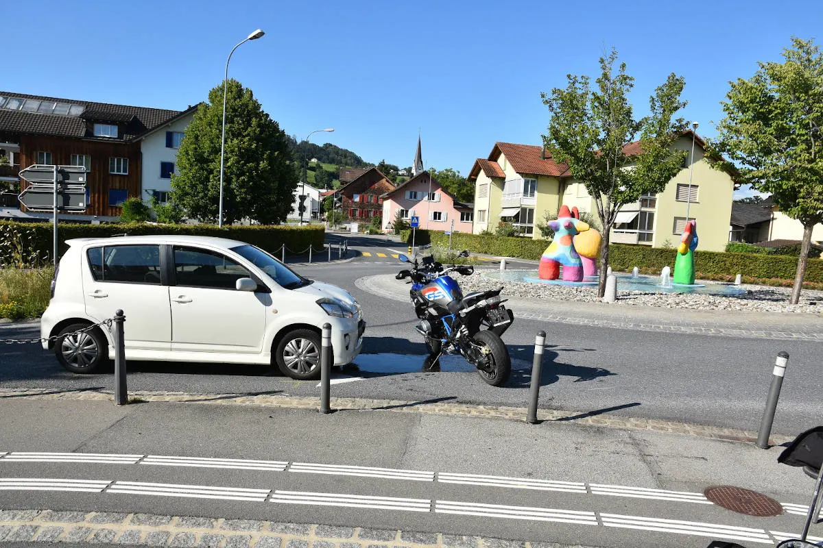 Eschen FL – Kollision zwischen Auto und Motorrad