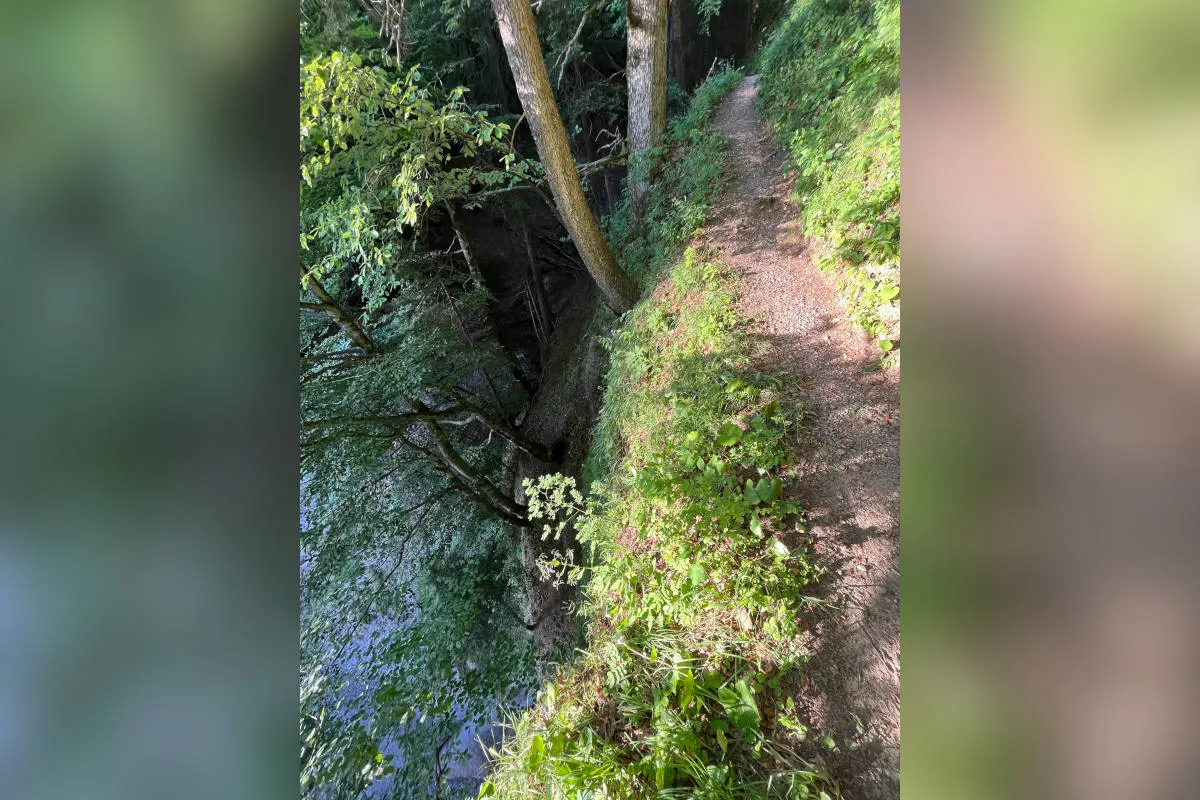 Ennetbühl SG – Wanderin stolpert und stürzt in den Tod