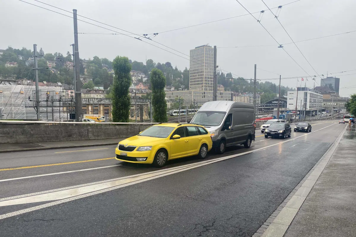 Stadt St. Gallen – Kollision am Lichtsignal – Wer hatte schuld?