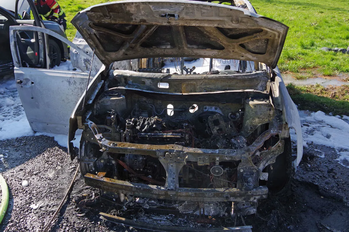 Beromünster LU – Auto gerät während Fahrt in Brand