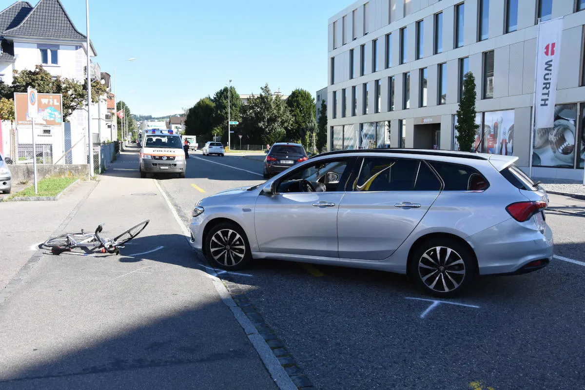 Unfall in Wil SG –Velofahrerin bei Kollision verletzt