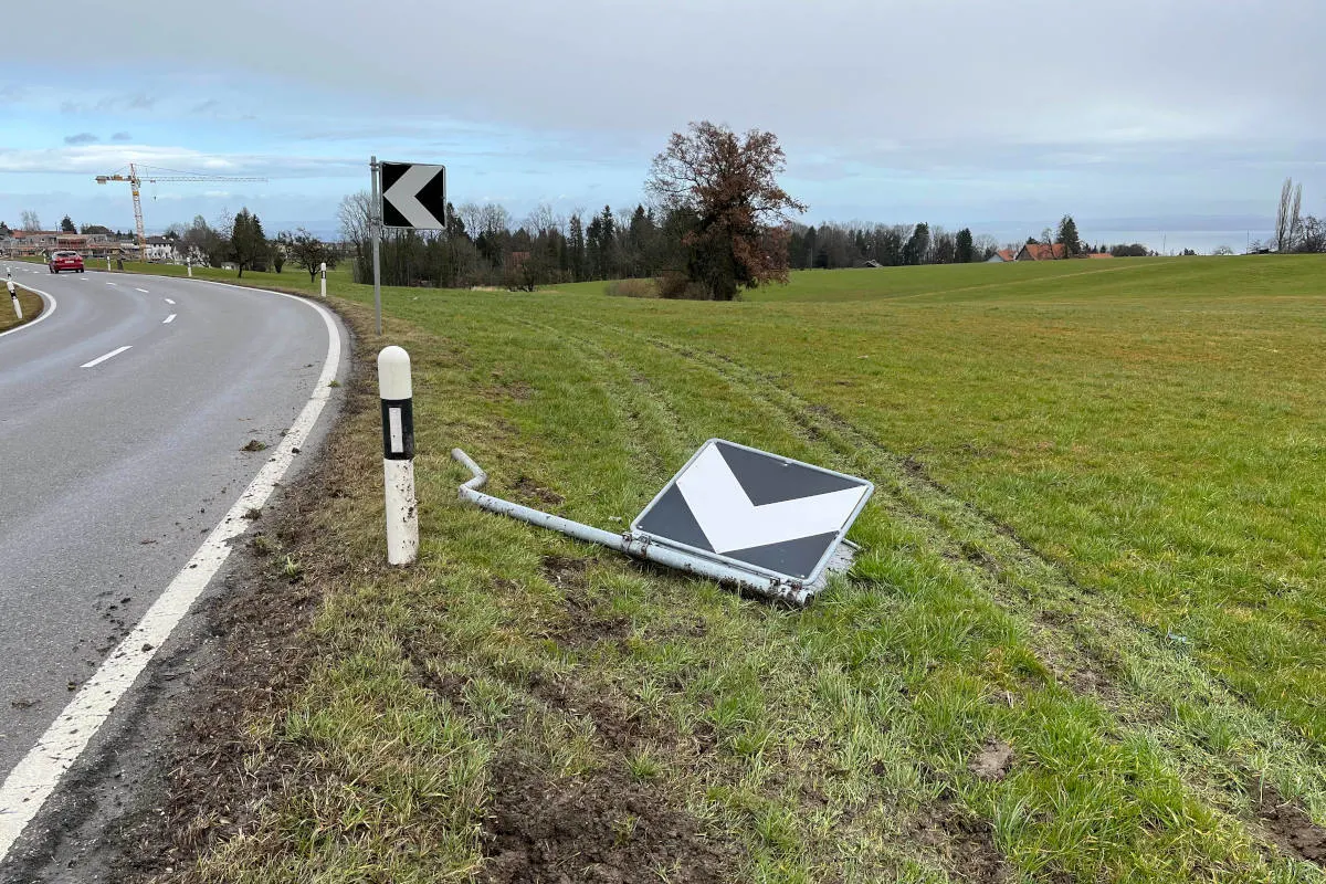 Berg SG – Fahrerflucht nach Selbstunfall