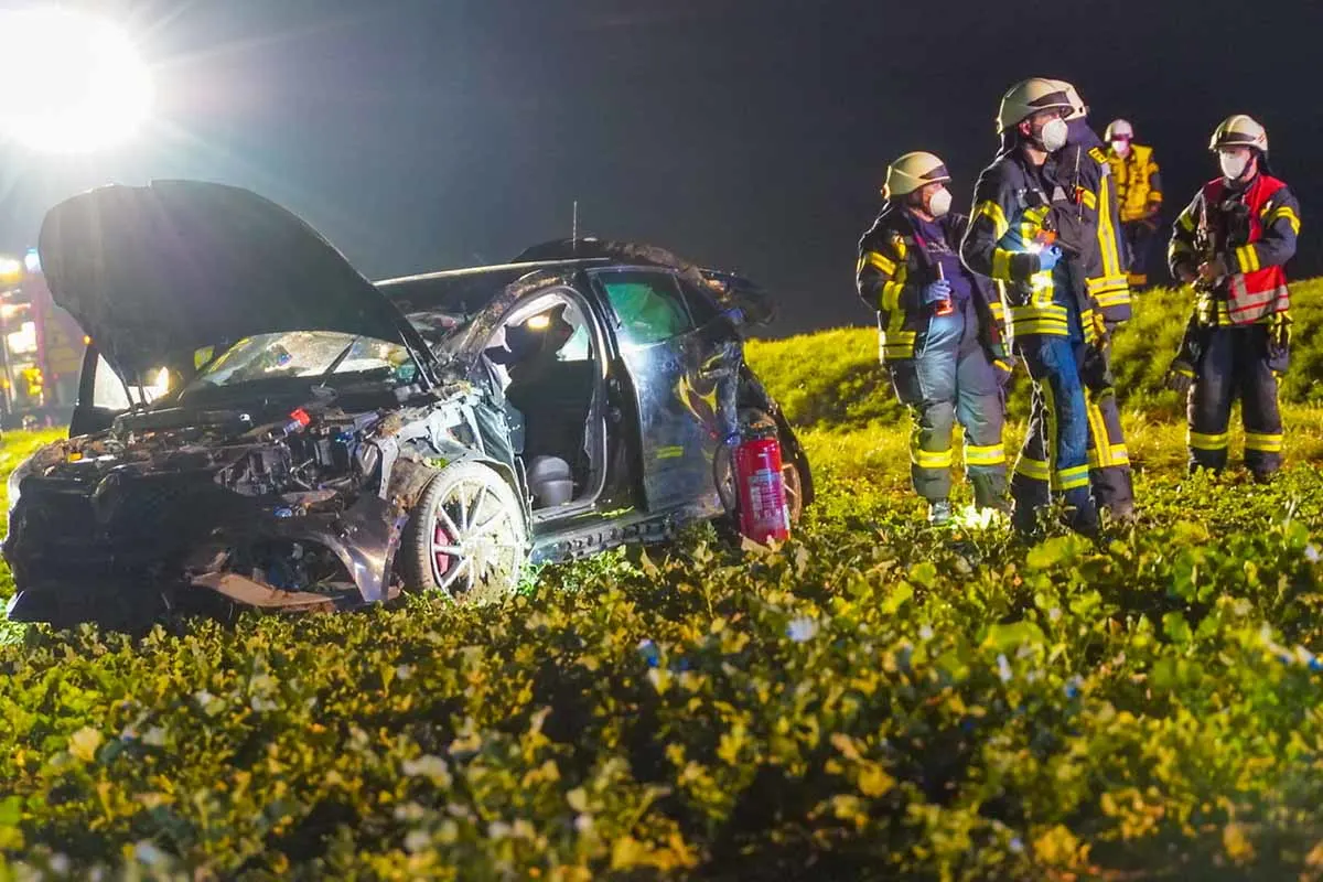 Möhnesee - Autofahrer verliert Kontrolle über PKW