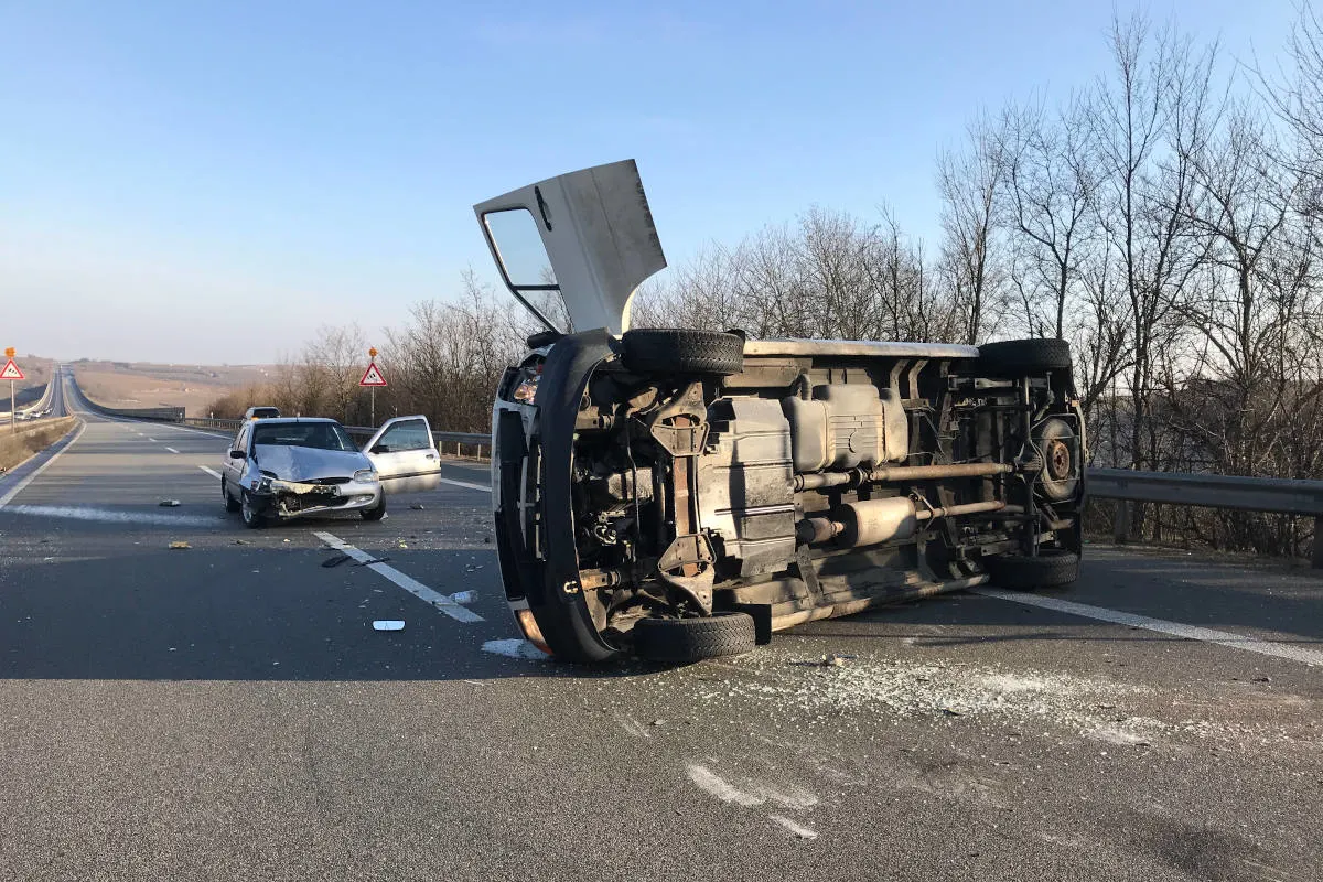 Gau-Bickelheim – Unfall nach Bremsvorgang aufgrund einer Geschwindigkeitsmessung