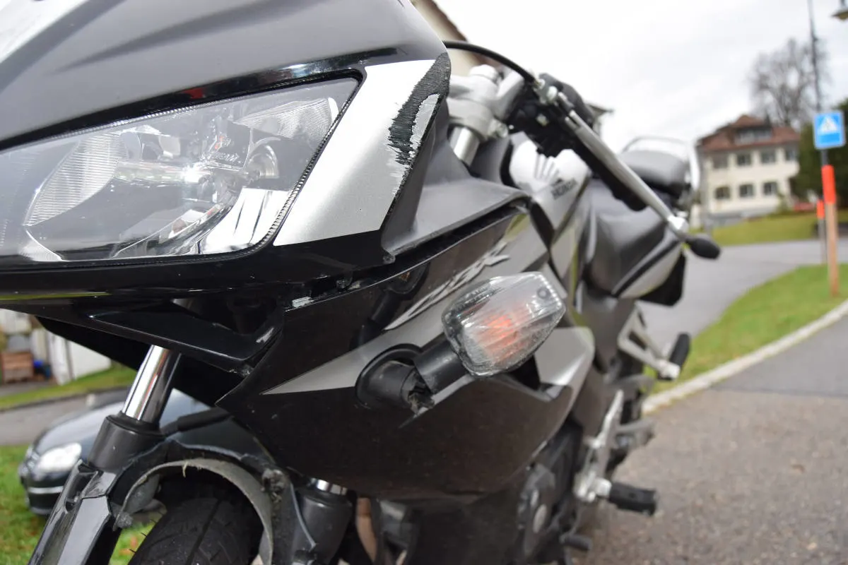 Speicher AR – Motorradlenkerin nach Sturz unbestimmt verletzt