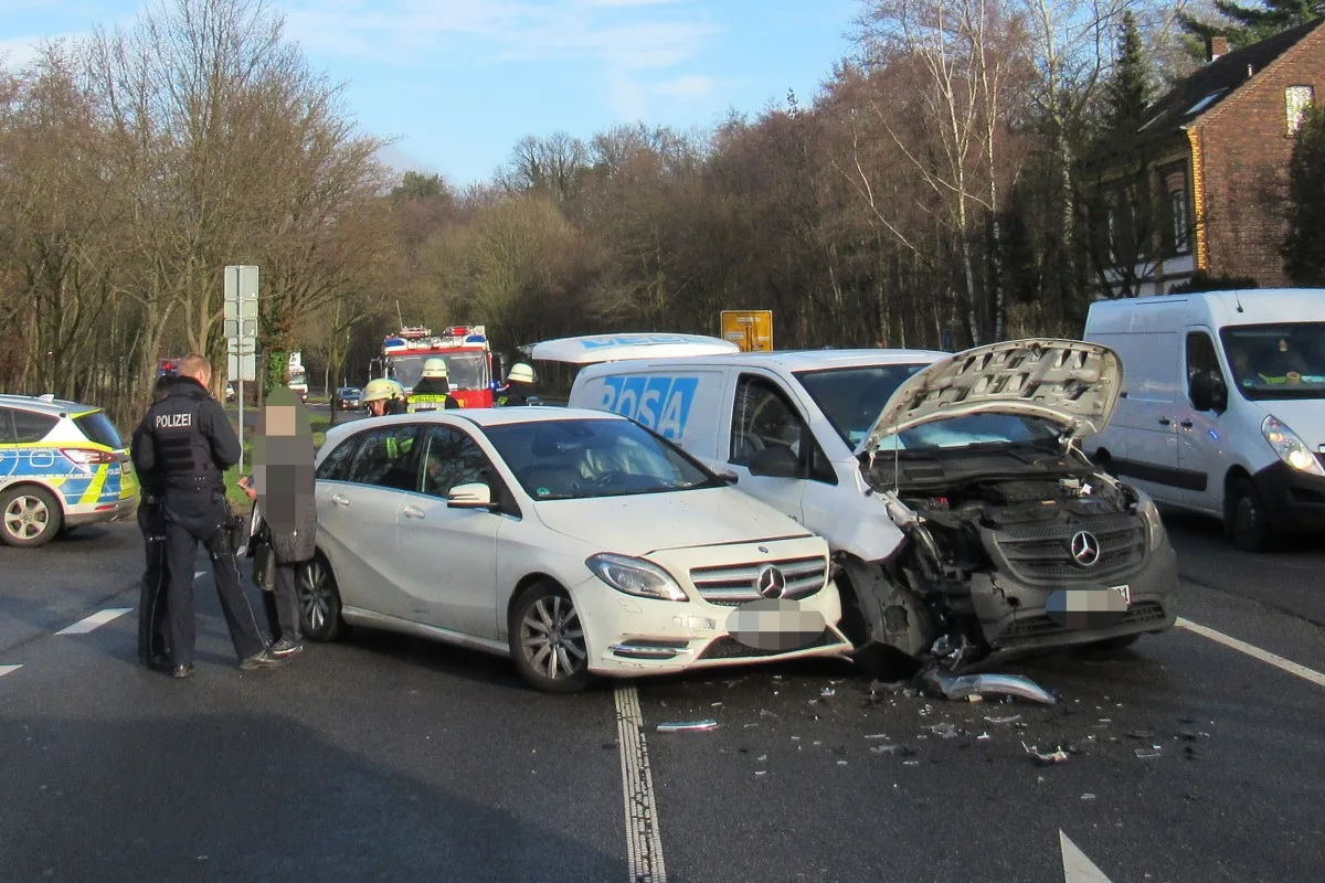 Ekrath - 85-jähriger Beifahrer bei Unfall schwer verletzt