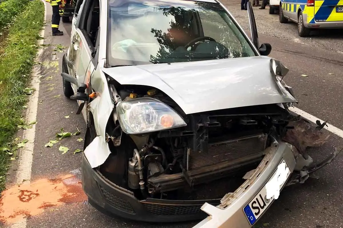 Hennef - Verkehrsunfall - 2 Fahrer verletzt