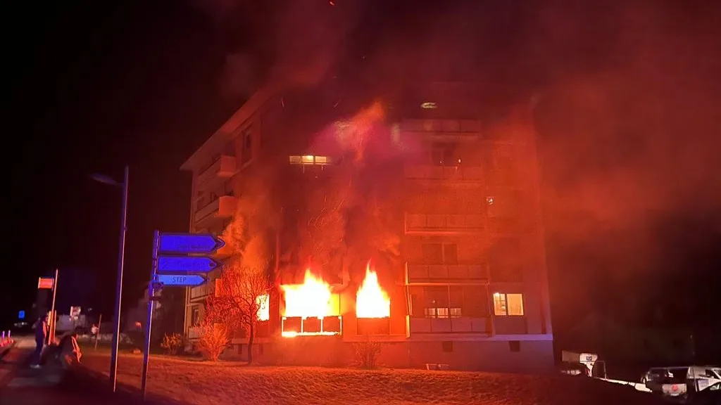St-Pierre-de-Clages VS: Brand in einem Wohnhaus - eine Person schwer verletzt 