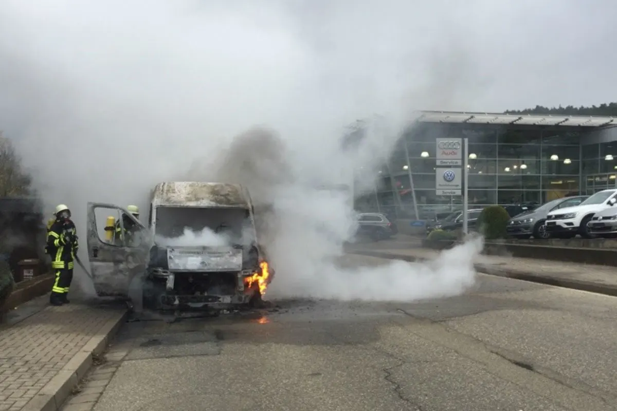 Kindsbach - Kleinbus fängt Feuer