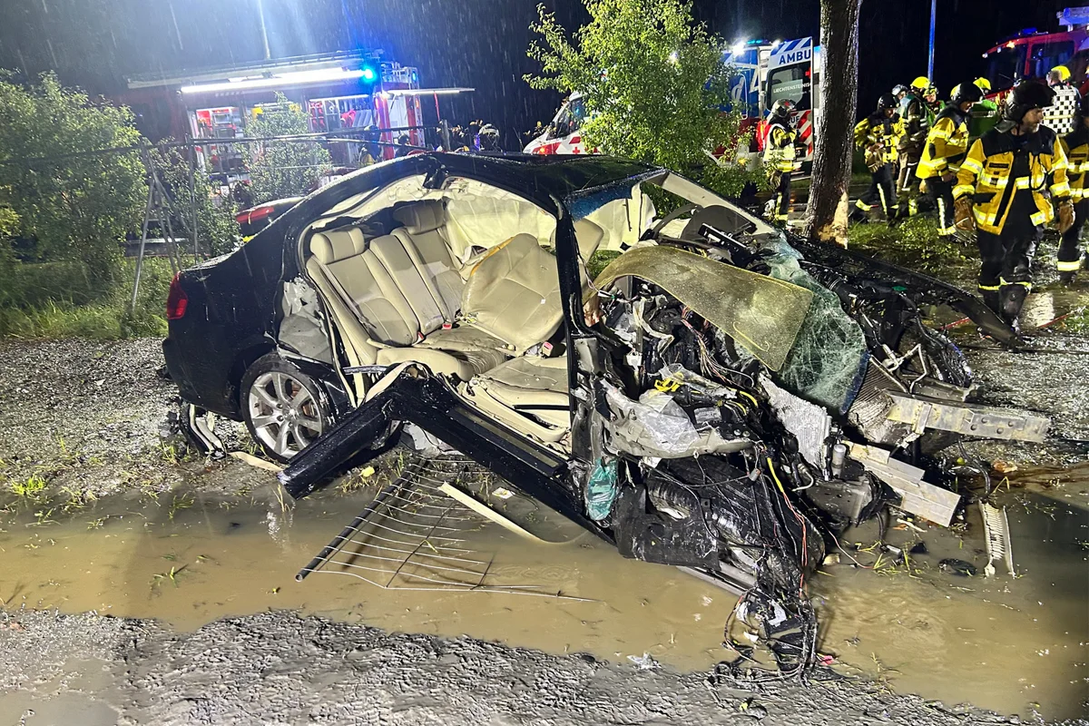 Mauren FL – Vier Schwerverletzte nach Unfall – Polizei sucht Zeugen