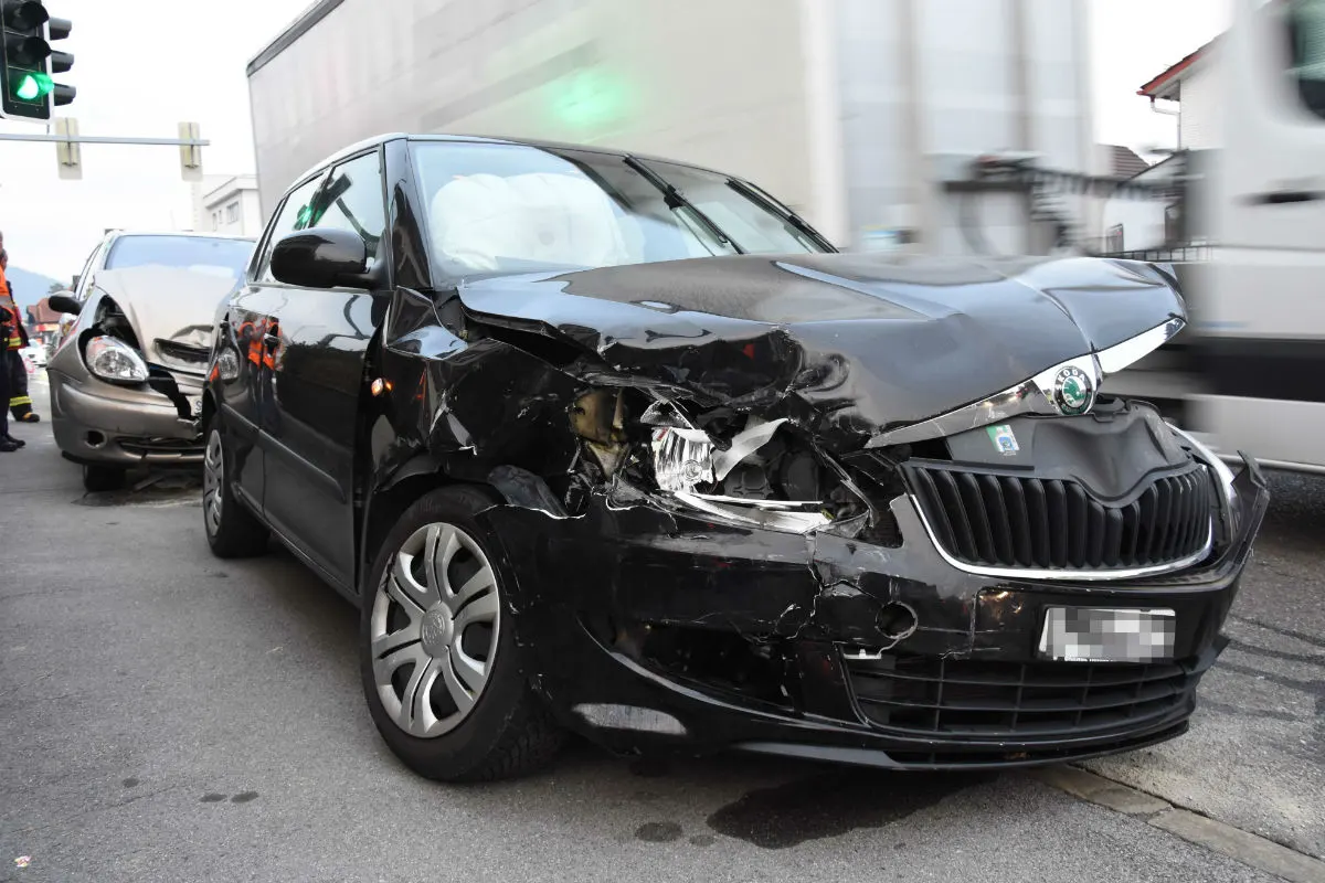 Rebstein SG -Bei Unfall leicht verletzt
