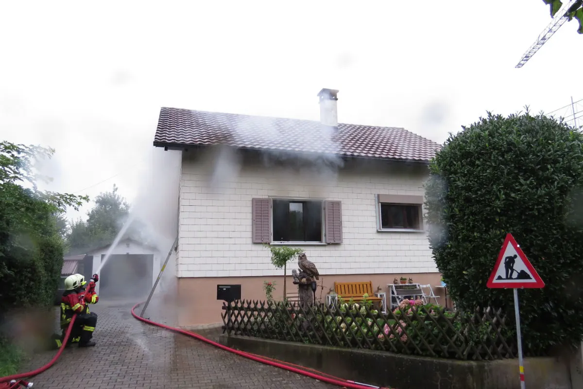 Lenzburg AG - Brandausbruch führte zu massiver Rauchentwicklung