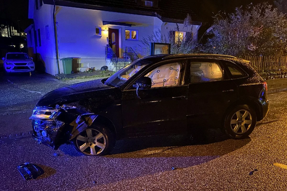Laufen BL - Motorradlenker nach Frontalkollision schwer verletzt 