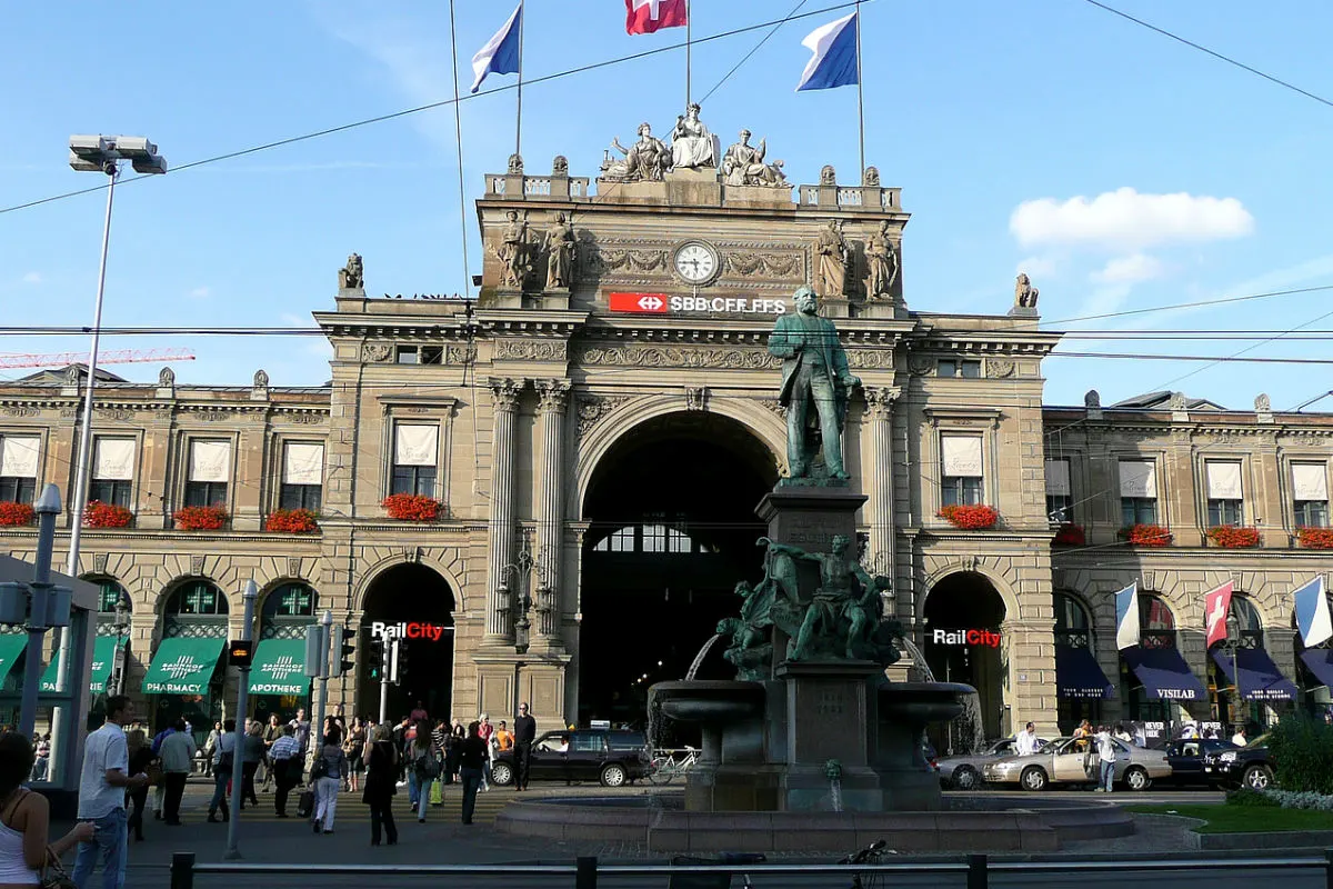 Stadt Zürich – Verdächtiger Gegenstand löst Grosseinsatz aus
