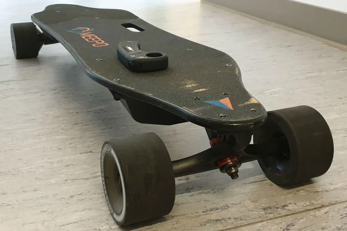 Oldenburg - Mit 50 km/h auf elektrischem Longboard unterwegs