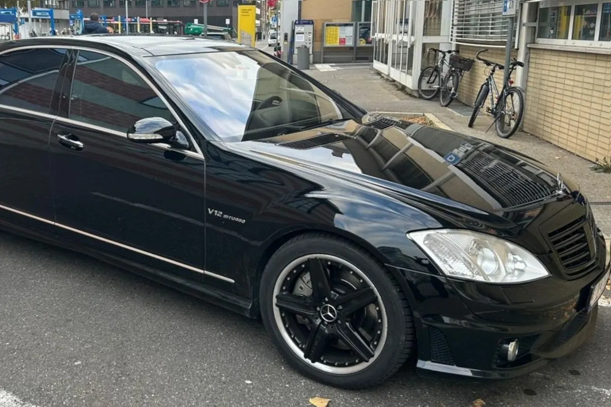 Friedrichshafen BW – Junger Autofahrer schmuggelt Mercedes aus der Schweiz