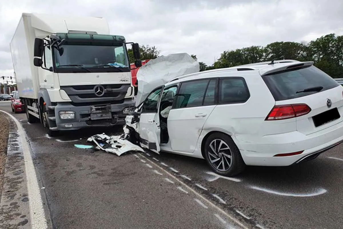 Düren - Mehrere schwer Verletzte bei Unfall