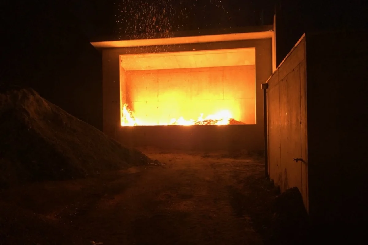 Neuhaus SG - Schnitzelbunker in Brand geraten