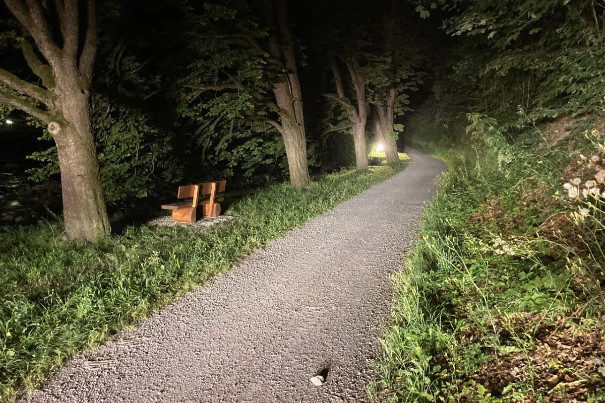 Mitlödi GL - Velofahrerin nach Sturz verletzt