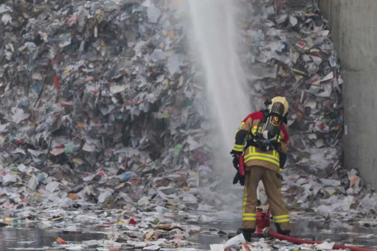 Bern BE - 250 Tonnen Papier brannten