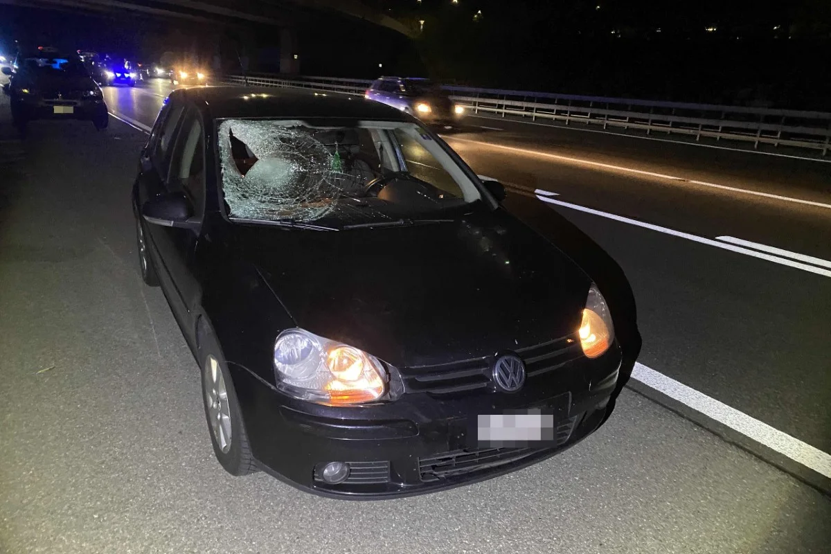 A1 Baden - Fussgänger auf Autobahn von VW Golf erfasst – tot