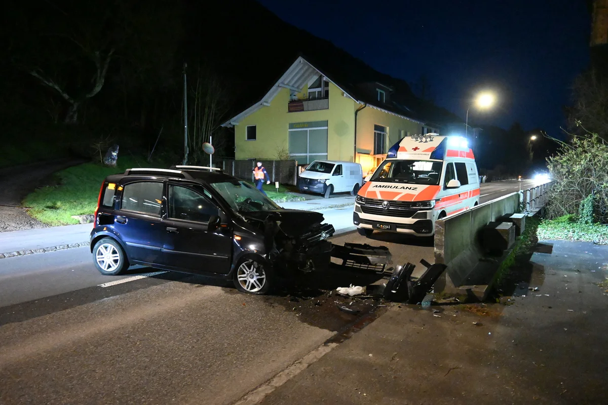 Mauren-Schaanwald FL - Mit einer Betonmauer kollidiert