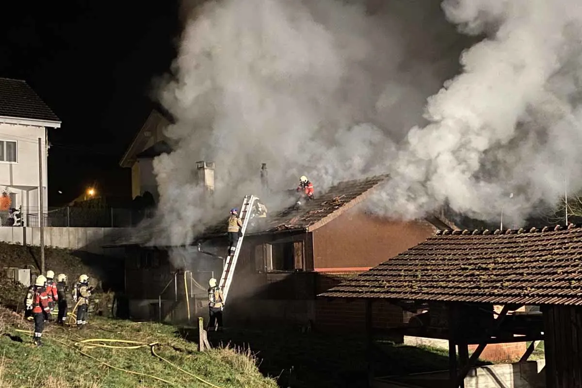 Laufen BL - Grosser Feuerwehreinsatz 