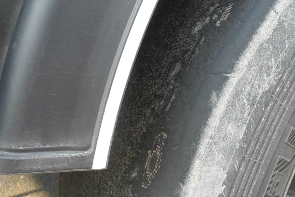 Immensee SZ - Lastwagen mit abgelaufenen Reifen angehalten
