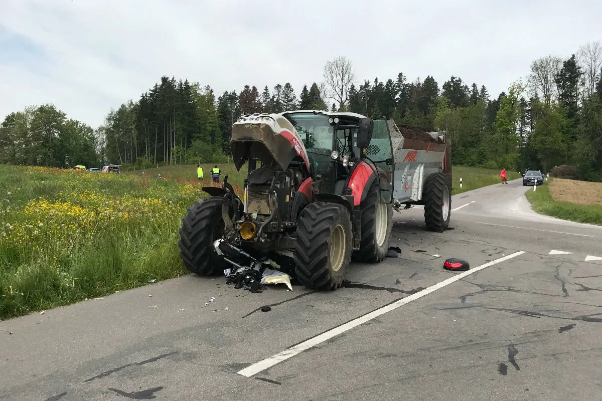 Herschmetteln ZH- 38-jähriger  Motorradfahrer bei Verkehrsunfall verstorben
