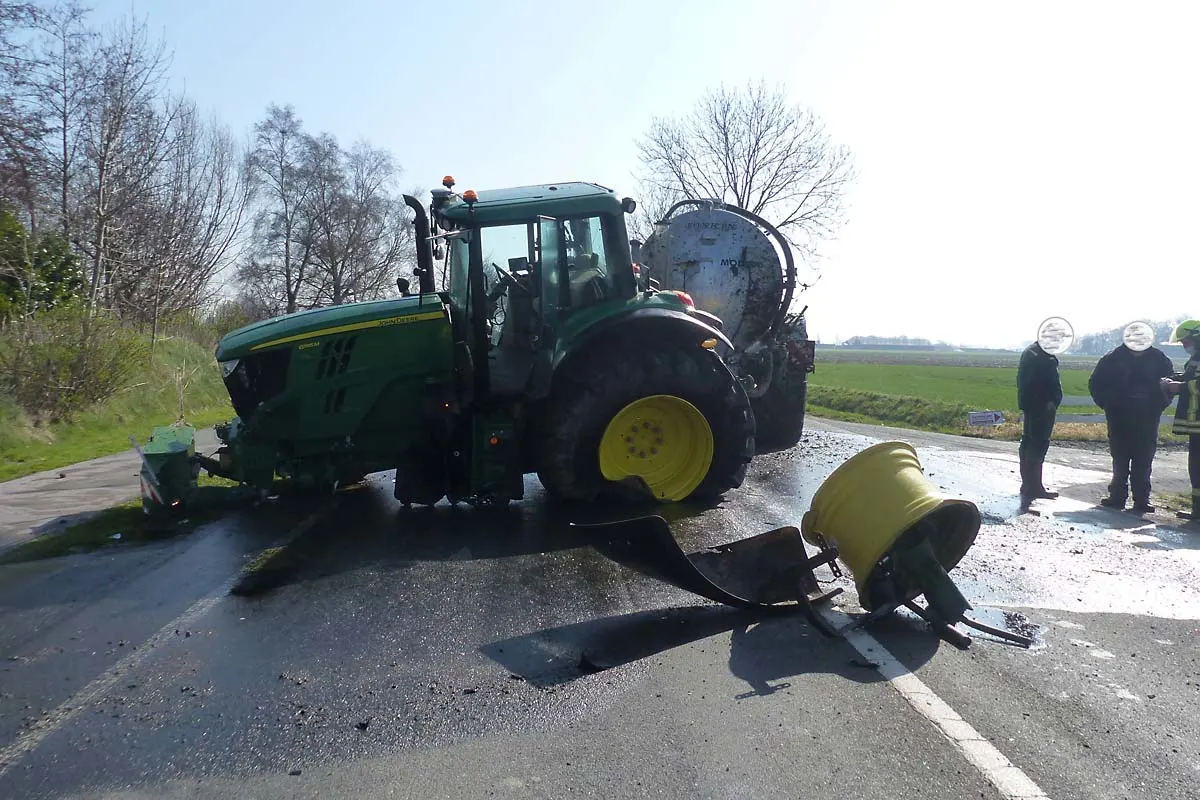 Cuxhaven - B73 nach Unfall komplett gesperrt