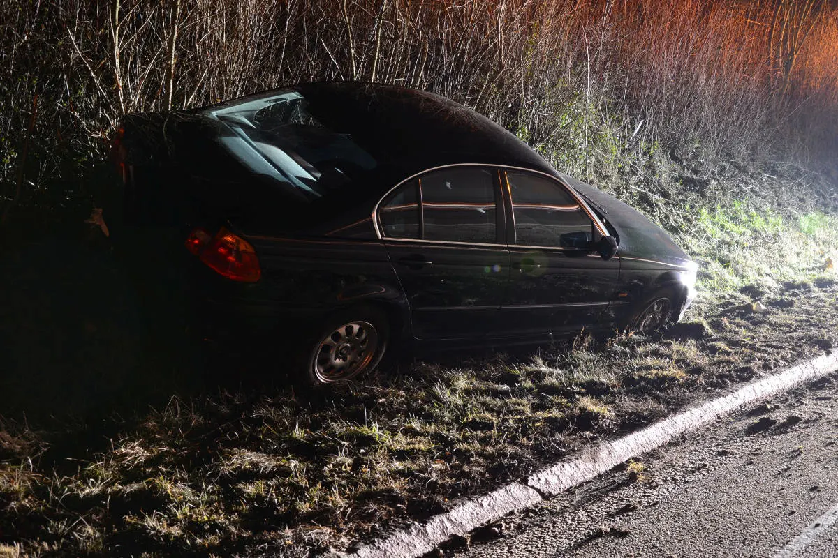 A2/Arisdorf BL - Personenwagen verursacht Selbstunfall 
