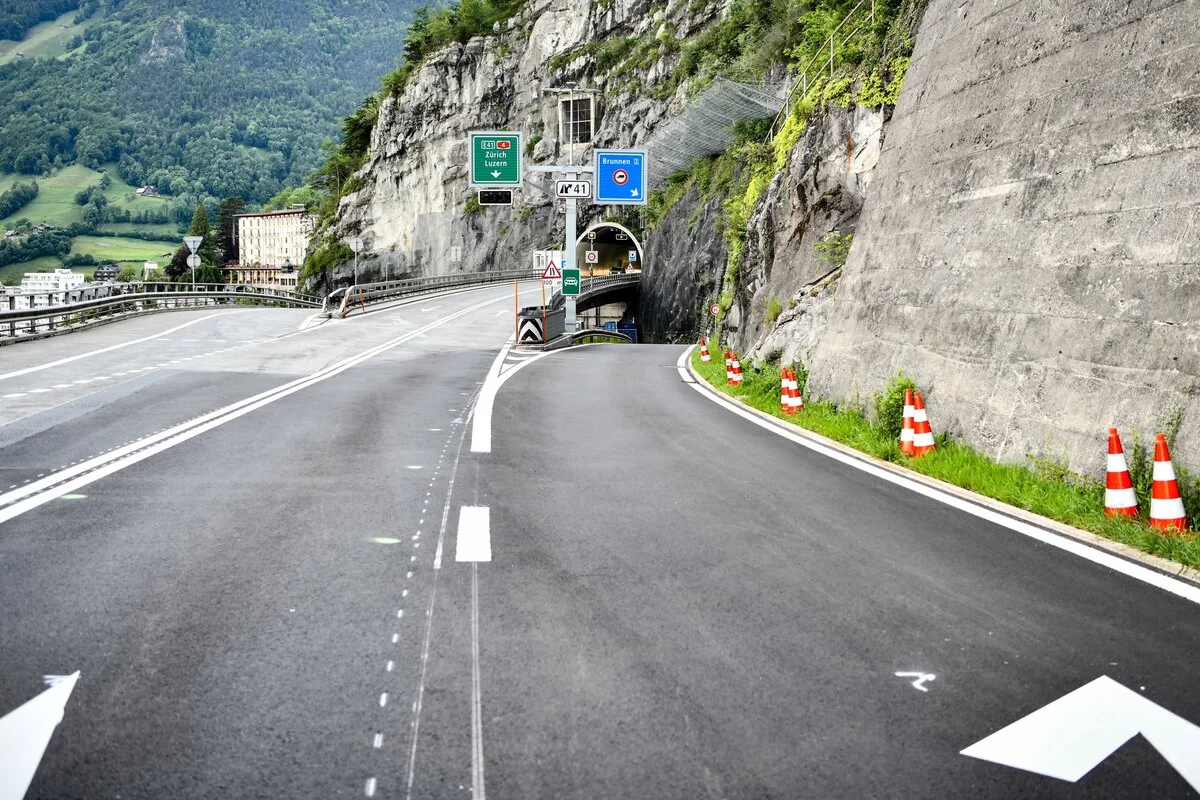 Axenstrasse / Mositunnel UR - Reinigungs- und Unterhaltsarbeiten 