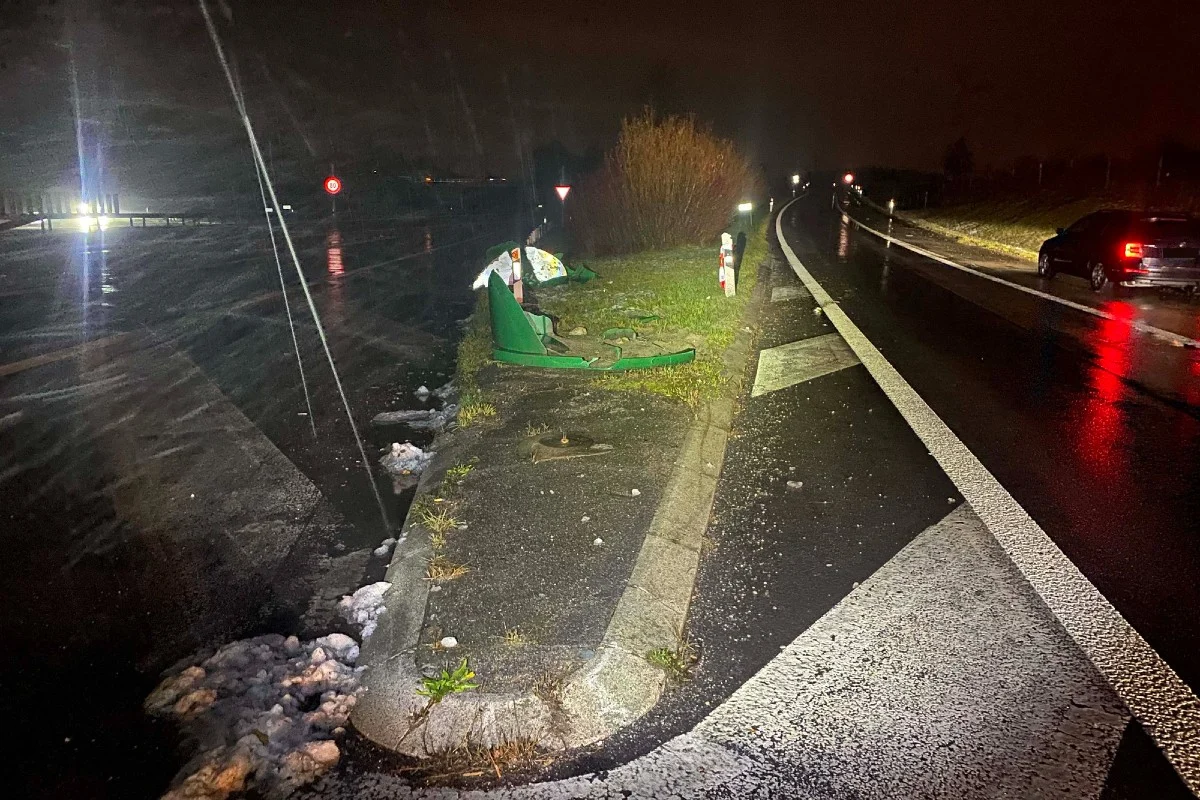 Risch Rotkreuz ZG - Fahrzeuglenker/in nach Unfall gesucht