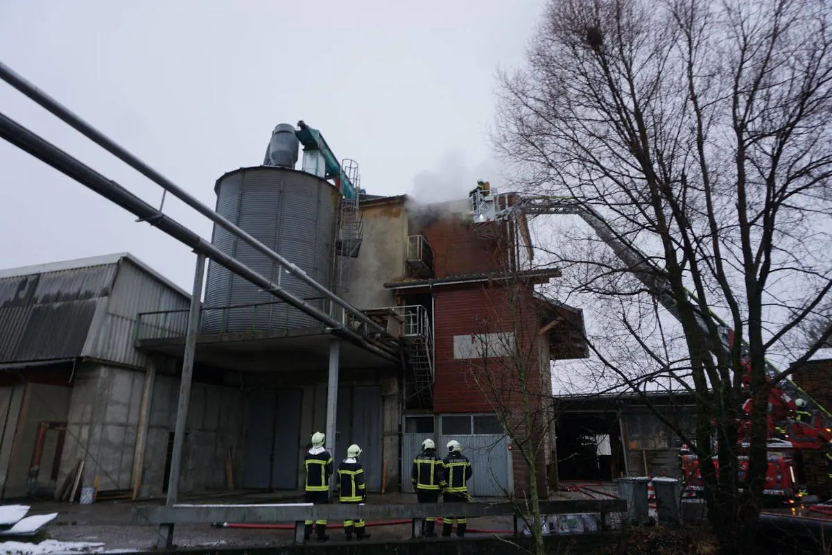Feuer in Montévraz FR – Brand in einem Sägewerk