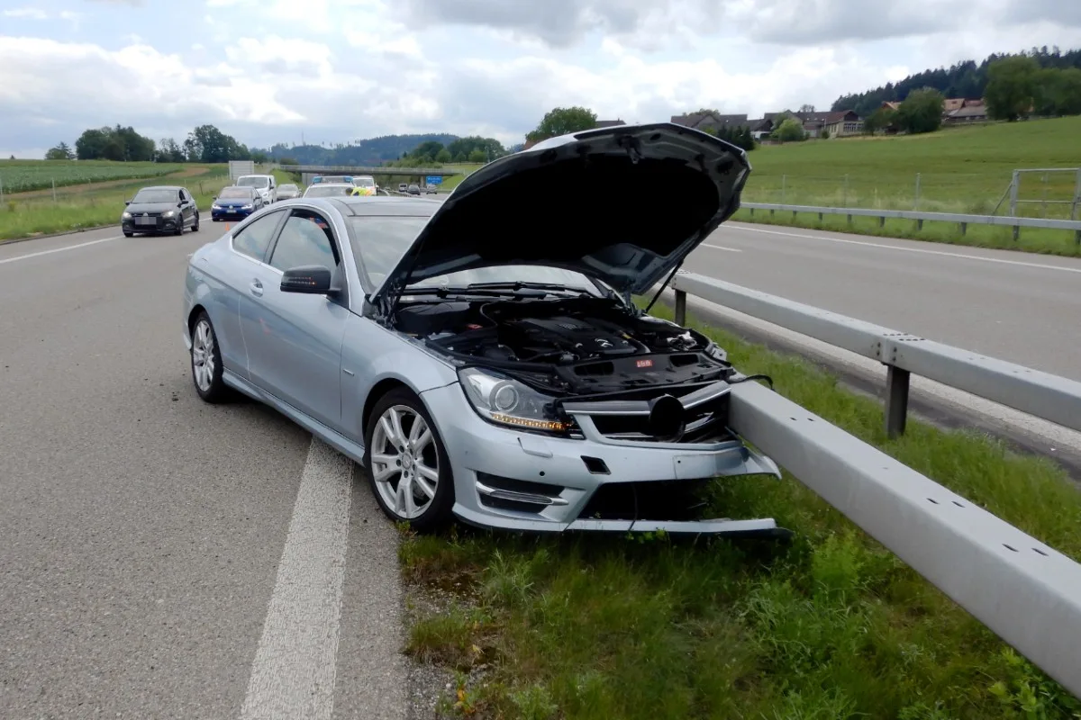 Münchwilen TG - Auf der Autobahn A1 während der Fahrt eingeschlafen!