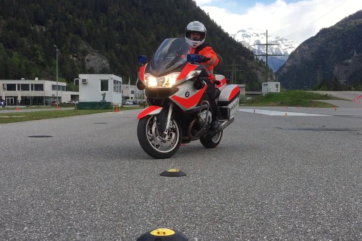 Kanton Graubünden - Massnahmen zur Motorradunfall-Prävention