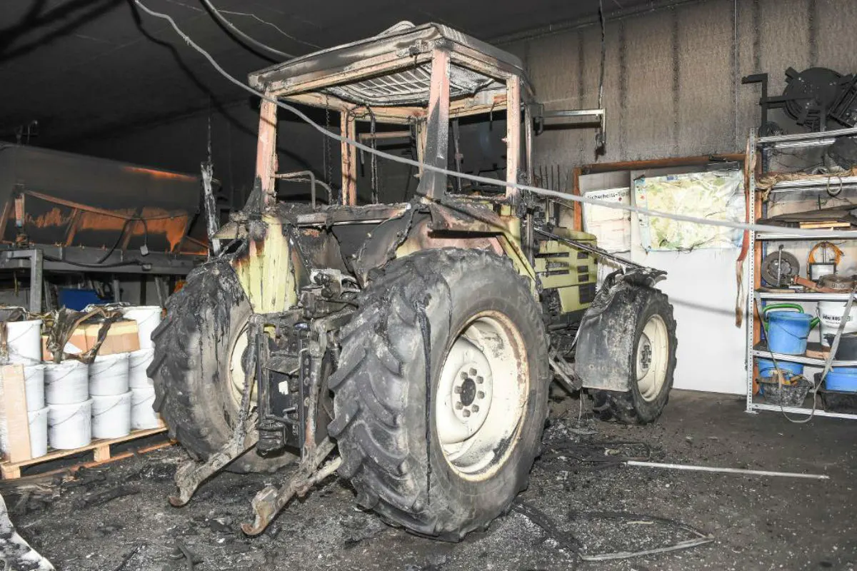Wängi TG - Traktor fängt Feuer