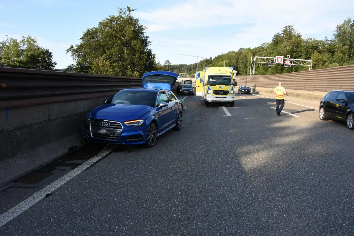 A1 St.Gallen SG - Beim Fahrstreifenwechsel zusammengestossen